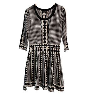 Nina Leonard geometric print black white knit sweater dress fit flare large